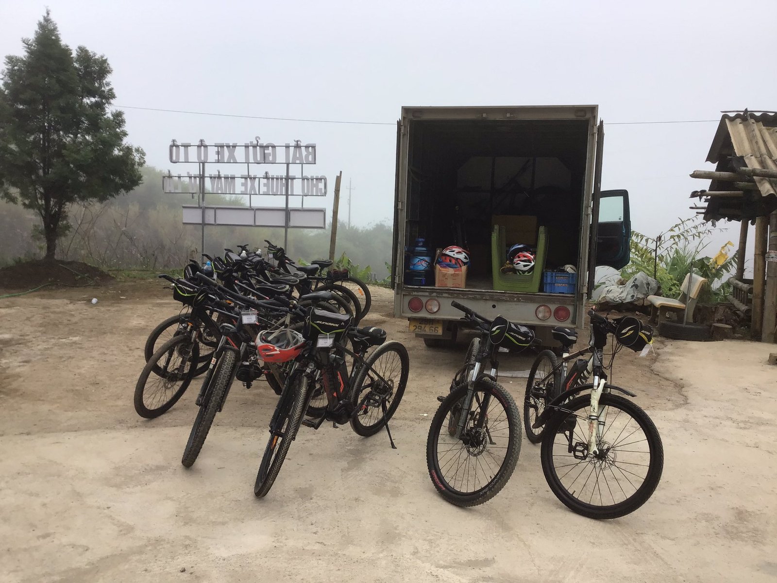 E-Bike Cycling Tour: Hanoi - Ba Be - Ha Giang 7 Days